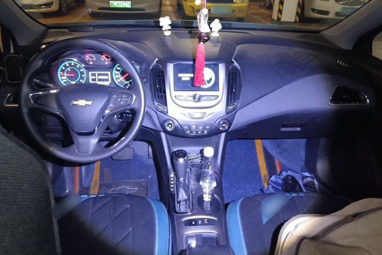 Used Chevrolet Cruze 2017 1.5L Automatic Xuanfeng Edition Center Console