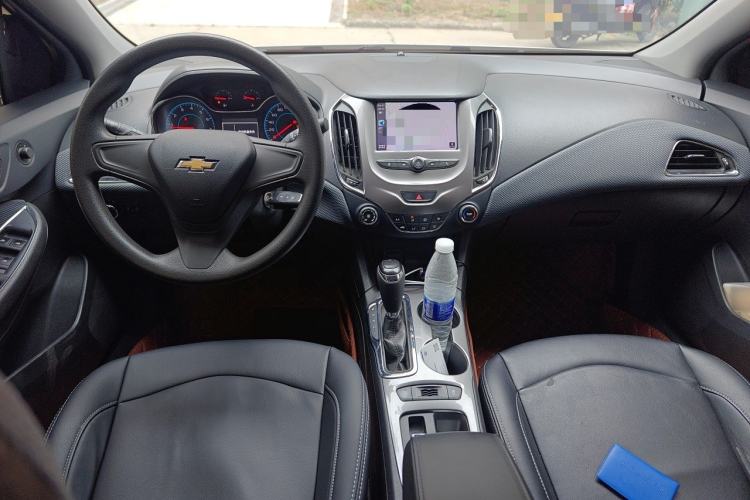 Used Chevrolet Cruze 2017 1.5L Automatic Pioneer Sunroof Edition Center Console