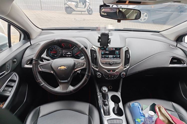 Used Chevrolet Cruze 2017 1.5L Automatic Xuanfeng Edition Center Console