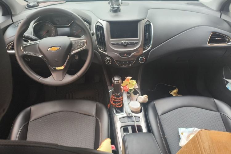 Used Chevrolet Cruze 2017 1.5L Automatic Pioneer Sunroof Edition Center Console