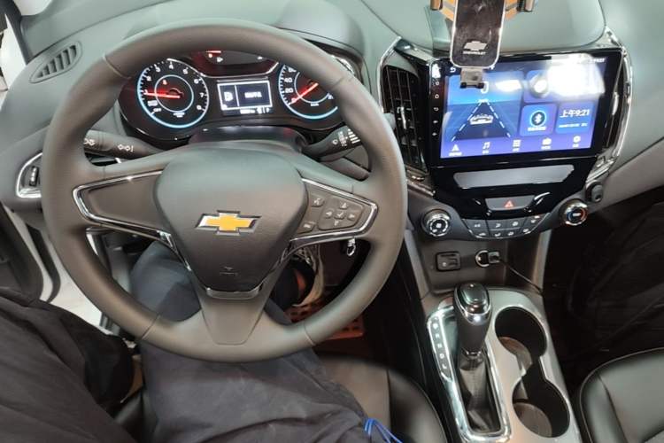 Used Chevrolet Cruze 2017 1.5L Automatic Xuanfeng Edition Center Console
