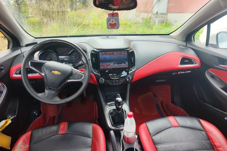 Used Chevrolet Cruze 2017 1.5L Manual Xuanfeng Edition Center Console