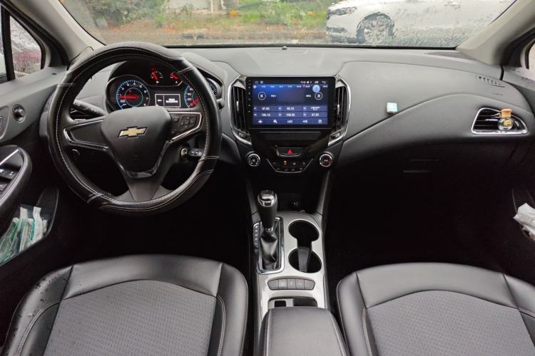 Used Chevrolet Cruze 2017 1.5L Automatic Xuanfeng Edition Center Console