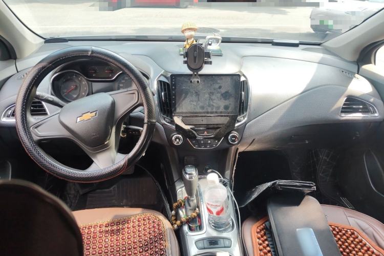 Used Chevrolet Cruze 2017 1.5L Automatic Pioneer Sunroof Edition Center Console