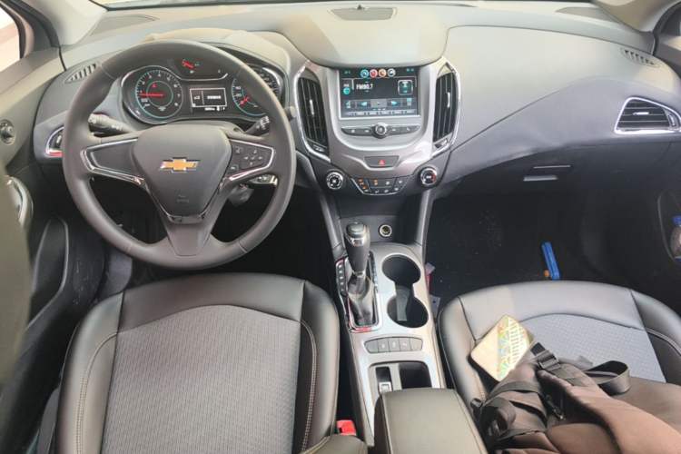 Used Chevrolet Cruze 2017 1.5L Automatic Xuanfeng Edition Center Console