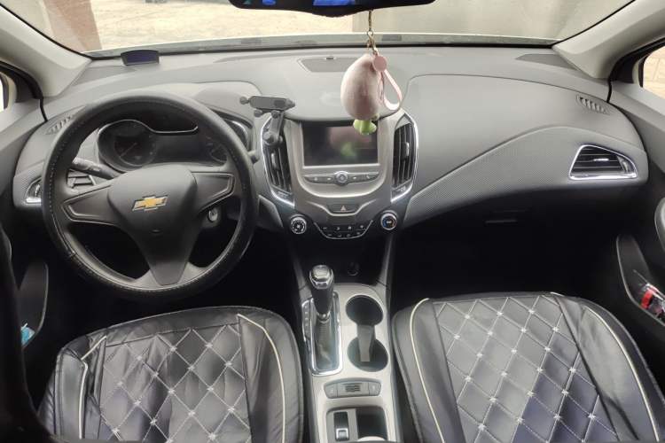 Used Chevrolet Cruze 2017 1.5L Automatic Pioneer Sunroof Edition Center Console