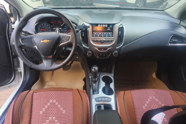 Used Chevrolet Cruze 2017 1.5L Automatic Xuanfeng Edition Center Console