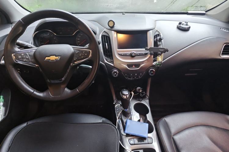 Used Chevrolet Cruze 2017 1.5L Automatic Pioneer Sunroof Edition Center Console