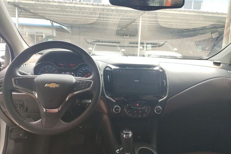 Used Chevrolet Cruze 2017 1.5L Automatic Xuanfeng Edition Center Console