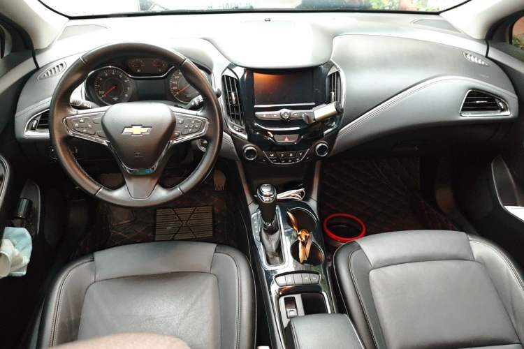 Used Chevrolet Cruze 2017 1.4T Dual-Clutch Lingfeng Edition Center Console