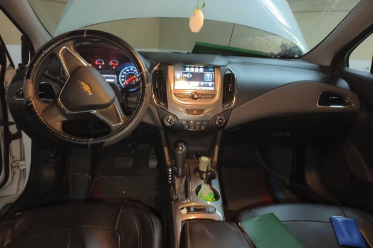 Used Chevrolet Cruze 2017 1.5L Automatic Pioneer Sunroof Edition Center Console