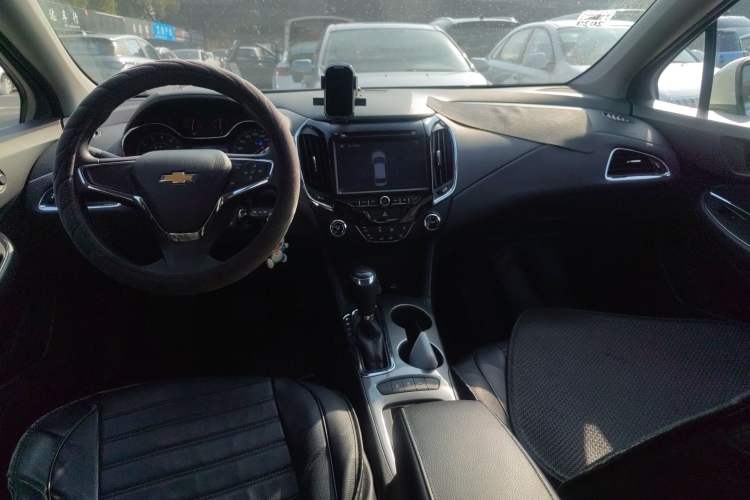 Used Chevrolet Cruze 2017 1.5L Automatic Xuanfeng Edition Center Console