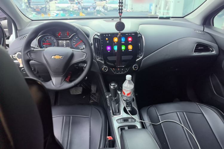 Used Chevrolet Cruze 2017 1.5L Automatic Pioneer Sunroof Edition Center Console