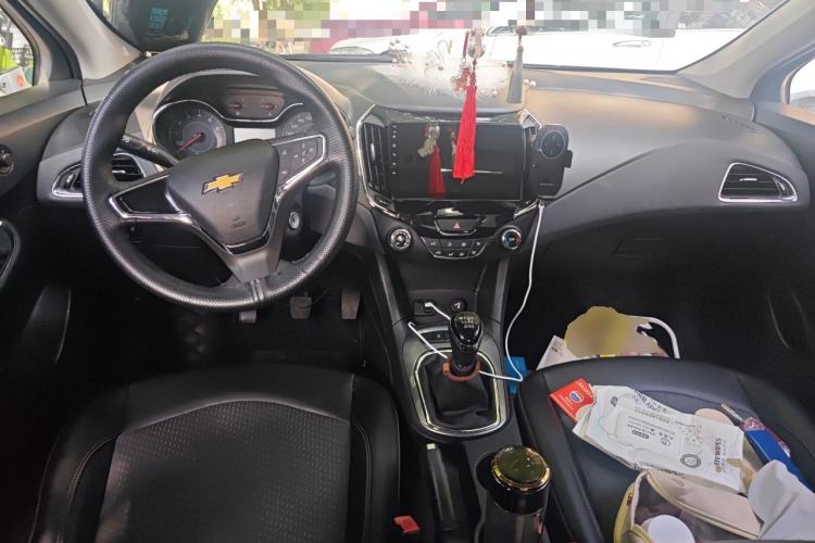 Used Chevrolet Cruze 2017 1.5L Manual Xuanfeng Edition Center Console
