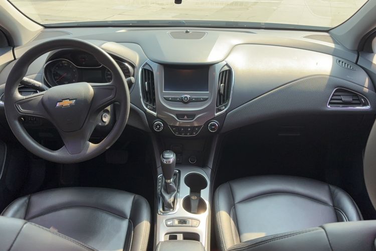 Used Chevrolet Cruze 2017 1.5L Automatic Pioneer Sunroof Edition Center Console
