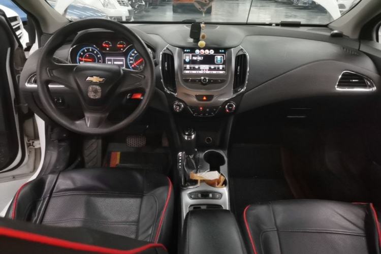 Used Chevrolet Cruze 2017 1.5L Automatic Pioneer Sunroof Edition Center Console