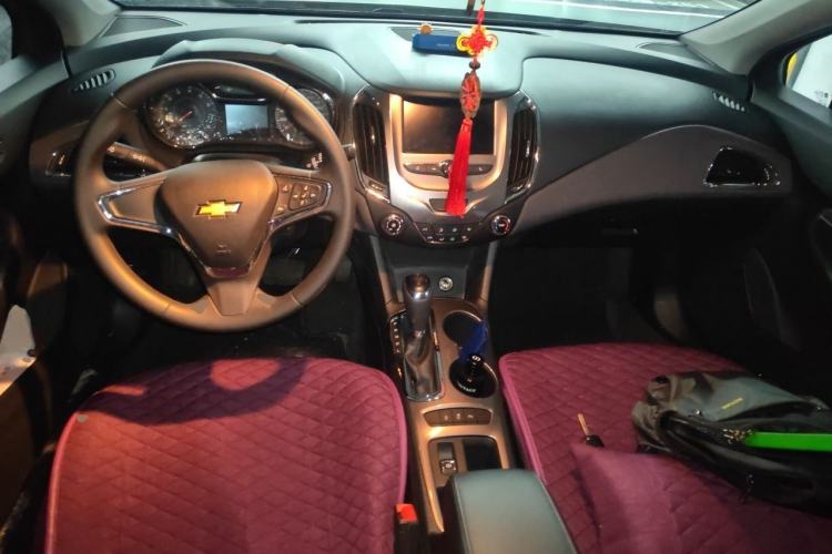 Used Chevrolet Cruze 2017 1.5L Automatic Xuanfeng Edition Center Console