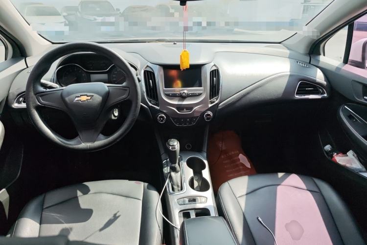 Used Chevrolet Cruze 2017 1.5L Automatic Pioneer Sunroof Edition Center Console