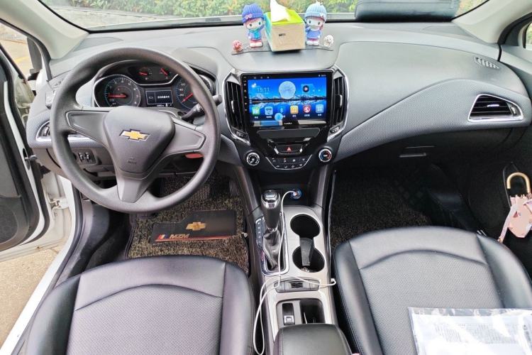 Used Chevrolet Cruze 2017 1.5L Automatic Pioneer Sunroof Edition Center Console