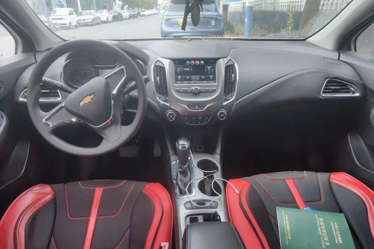 Used Chevrolet Cruze 2017 1.5L Automatic Pioneer Sunroof Edition Center Console