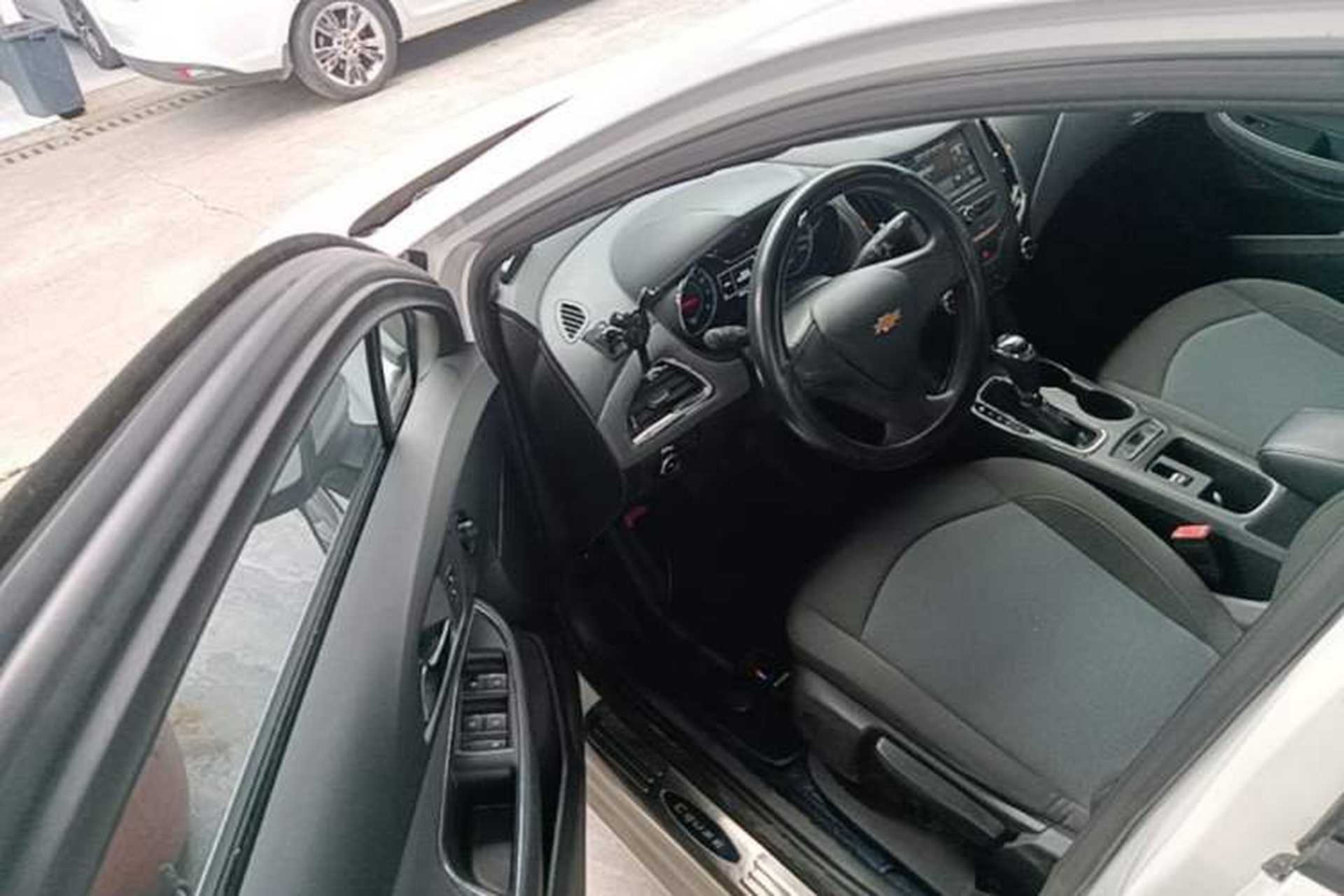 Used Chevrolet Cruze 2017 1.5L Automatic Pioneer Sunroof Edition Driver Seat