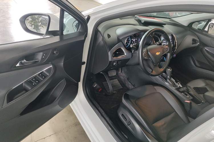 Used Chevrolet Cruze 2017 1.4T Dual-Clutch Lingfeng Edition Driver Seat