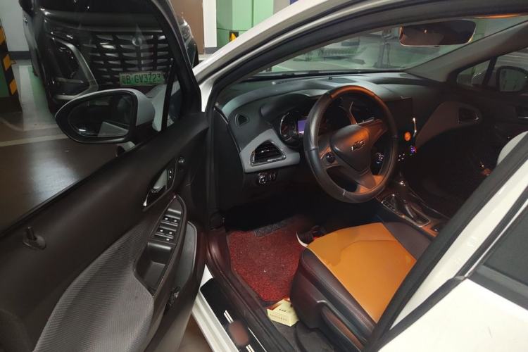 Used Chevrolet Cruze 2017 1.5L Automatic Pioneer Sunroof Edition Driver Seat
