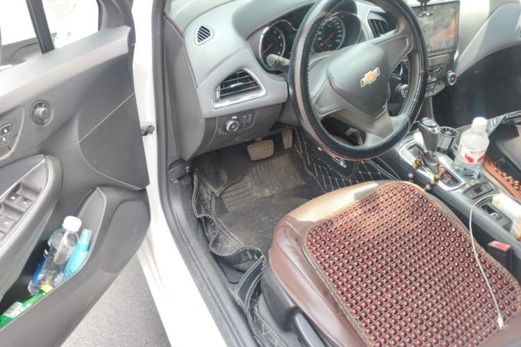 Used Chevrolet Cruze 2017 1.5L Automatic Pioneer Sunroof Edition Driver Seat