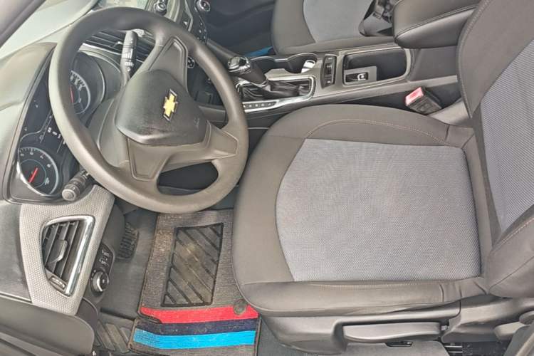 Used Chevrolet Cruze 2017 1.5L Automatic Pioneer Sunroof Edition Driver Seat