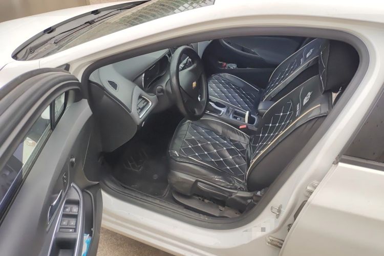 Used Chevrolet Cruze 2017 1.5L Automatic Pioneer Sunroof Edition Driver Seat