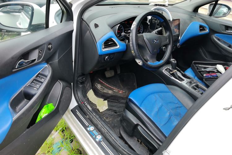 Used Chevrolet Cruze 2017 1.5L Automatic Pioneer Sunroof Edition Driver Seat