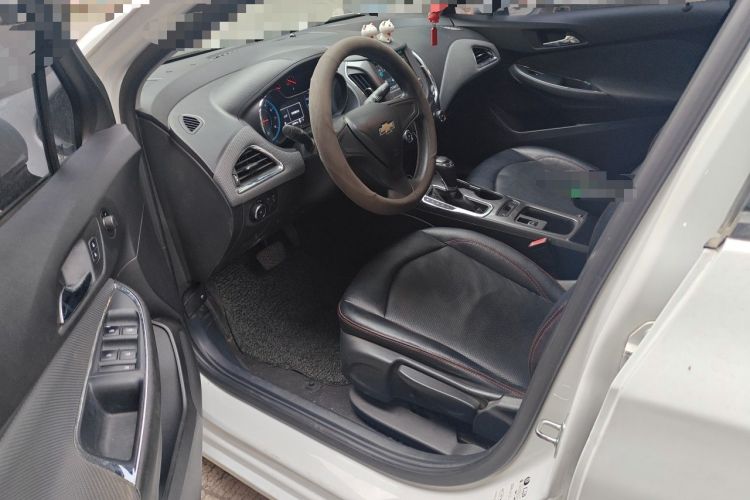 Used Chevrolet Cruze 2017 1.5L Automatic Pioneer Sunroof Edition Driver Seat