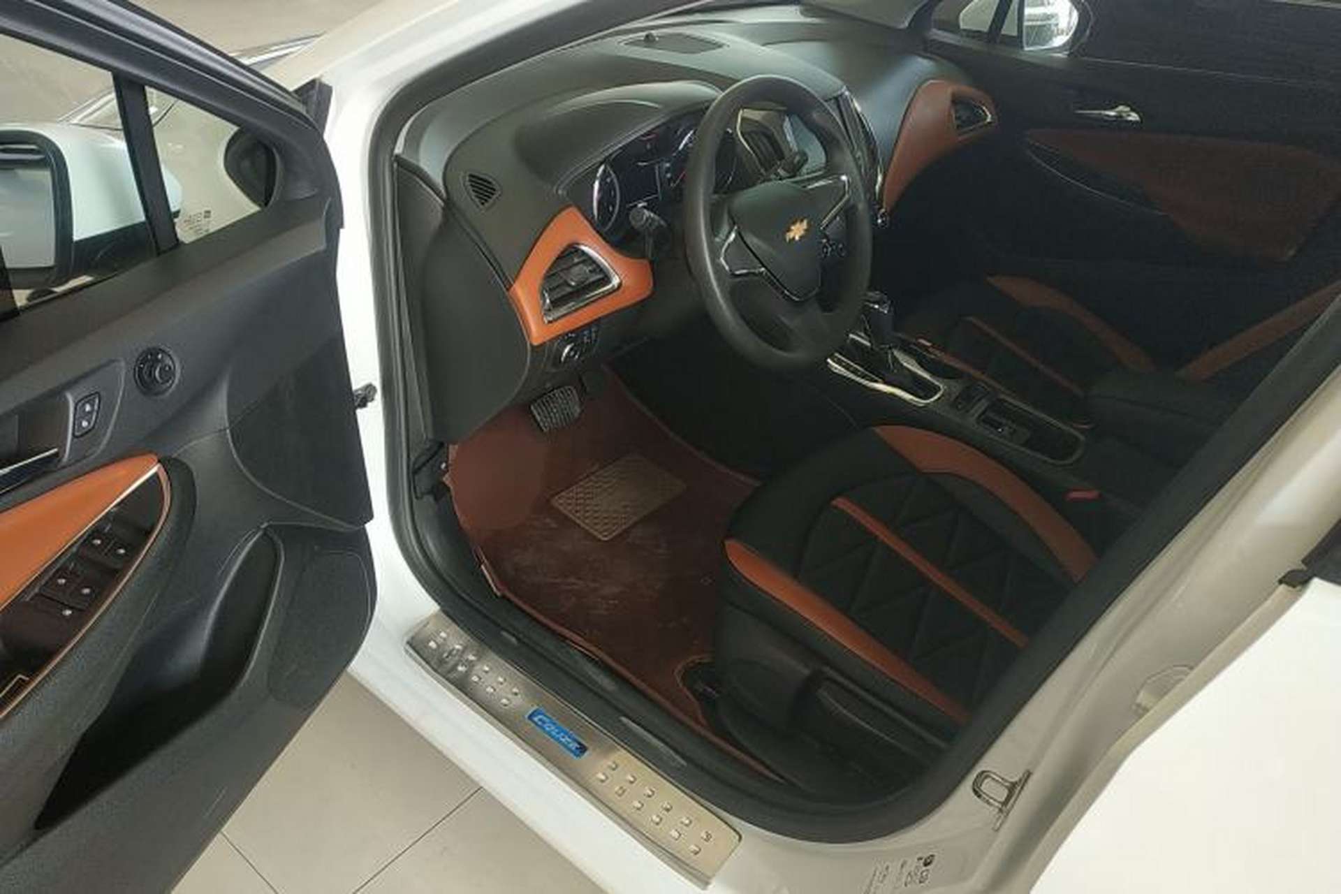 Used Chevrolet Cruze 2017 1.5L Automatic Pioneer Sunroof Edition Driver Seat