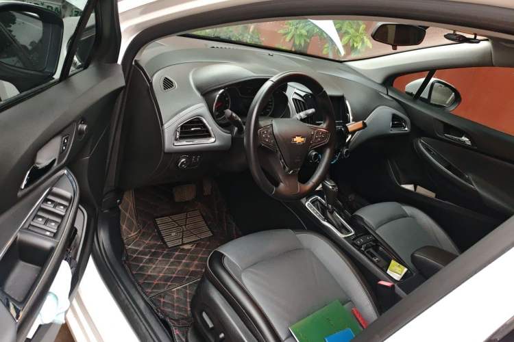 Used Chevrolet Cruze 2017 1.4T Dual-Clutch Lingfeng Edition Driver Seat