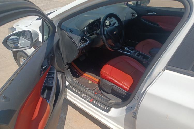 Used Chevrolet Cruze 2017 1.5L Automatic Pioneer Sunroof Edition Driver Seat