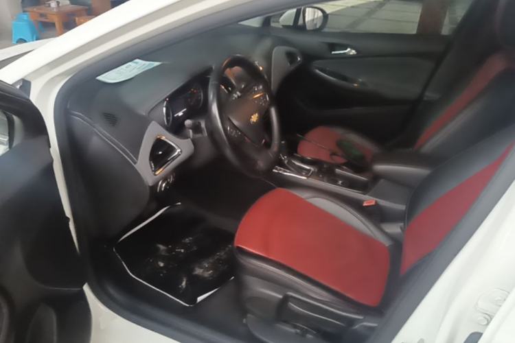 Used Chevrolet Cruze 2017 1.5L Automatic Pioneer Sunroof Edition Driver Seat