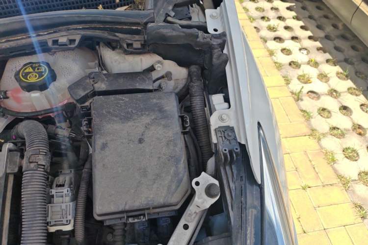Used Chevrolet Cruze 2017 1.5L Automatic Pioneer Sunroof Edition Engine Bay Left