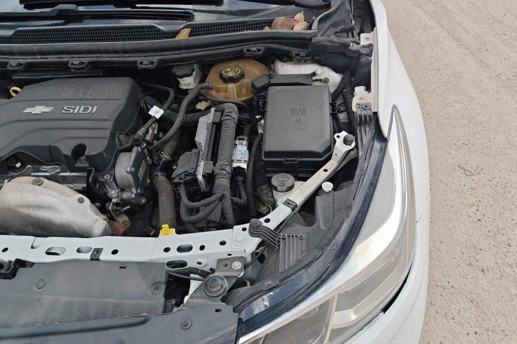 Used Chevrolet Cruze 2017 1.5L Manual Xuanfeng Edition Engine Bay Left