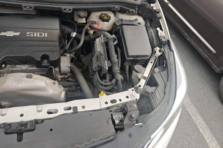 Used Chevrolet Cruze 2017 1.5L Automatic Xuanfeng Edition Engine Bay Left