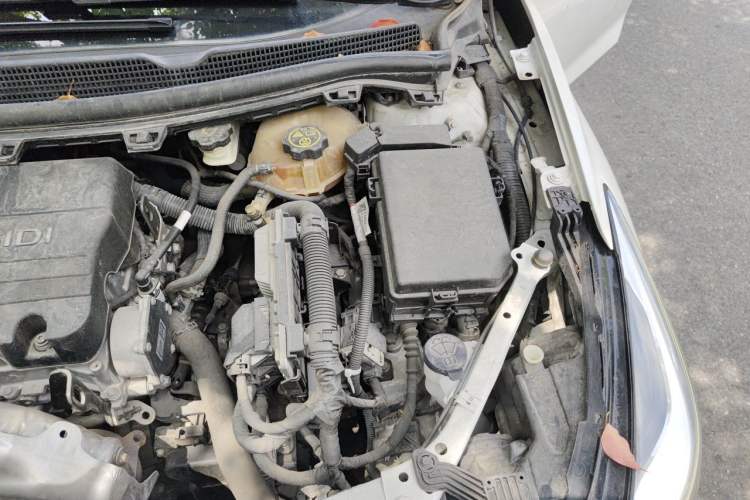 Used Chevrolet Cruze 2017 1.5L Automatic Pioneer Sunroof Edition Engine Bay Left