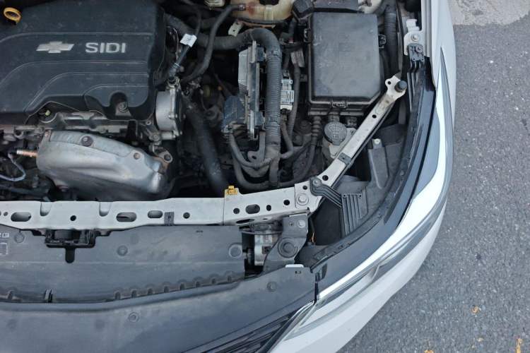 Used Chevrolet Cruze 2017 1.5L Manual Xuanfeng Edition Engine Bay Left