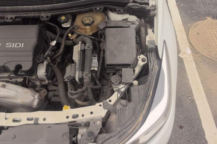 Used Chevrolet Cruze 2017 1.5L Automatic Pioneer Sunroof Edition Engine Bay Left