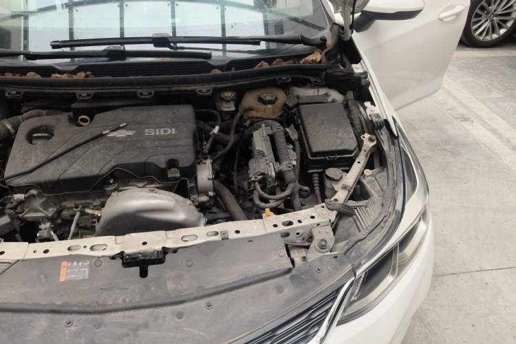 Used Chevrolet Cruze 2017 1.5L Hatchback Automatic Pioneer Sunroof Edition Engine Bay Left