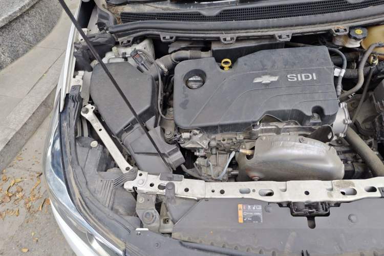 Used Chevrolet Cruze 2017 1.5L Automatic Pioneer Sunroof Edition Engine Bay Right