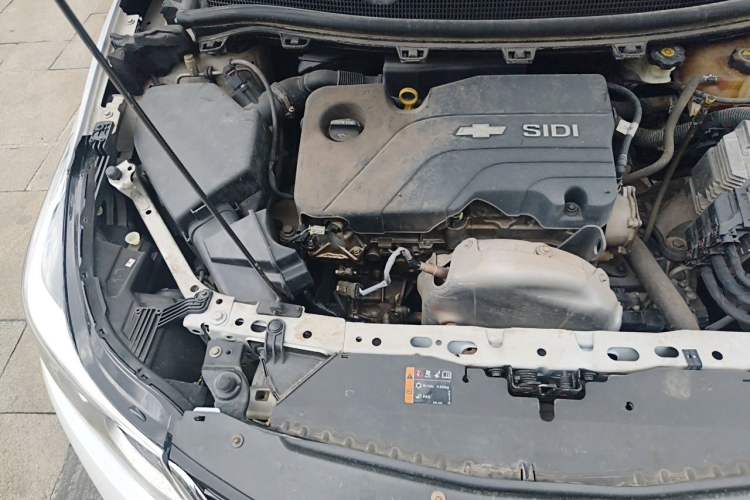 Used Chevrolet Cruze 2017 1.5L Automatic Pioneer Sunroof Edition Engine Bay Right