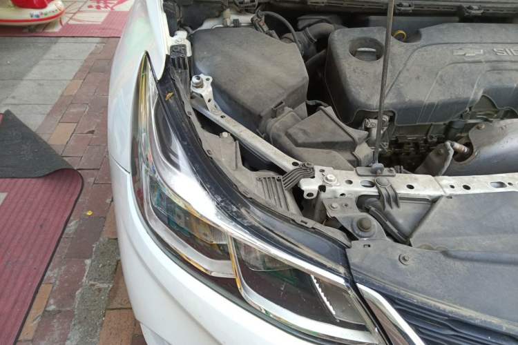 Used Chevrolet Cruze 2017 1.5L Automatic Pioneer Sunroof Edition Engine Bay Right