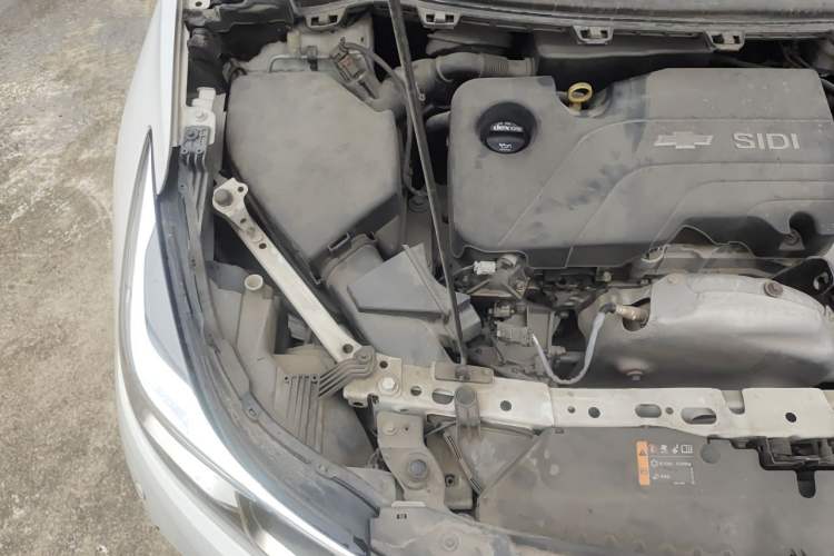 Used Chevrolet Cruze 2017 1.5L Automatic Pioneer Sunroof Edition Engine Bay Right