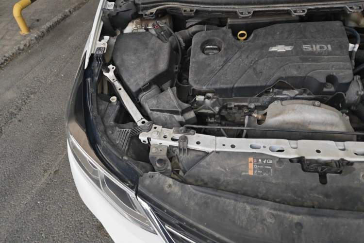 Used Chevrolet Cruze 2017 1.5L Automatic Pioneer Sunroof Edition Engine Bay Right