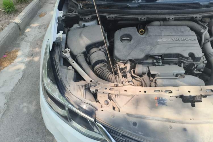 Used Chevrolet Cruze 2017 1.4T Dual-Clutch Xuanfeng Edition Engine Bay Right