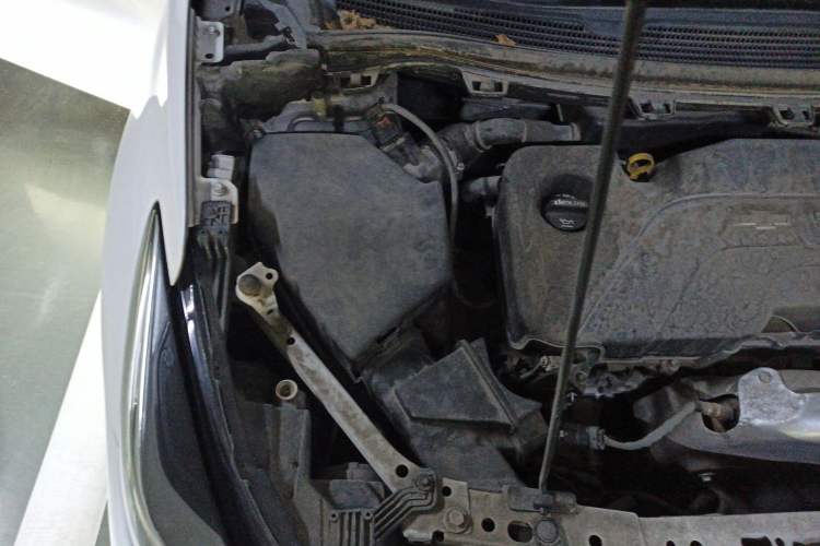 Used Chevrolet Cruze 2017 1.5L Automatic Pioneer Sunroof Edition Engine Bay Right